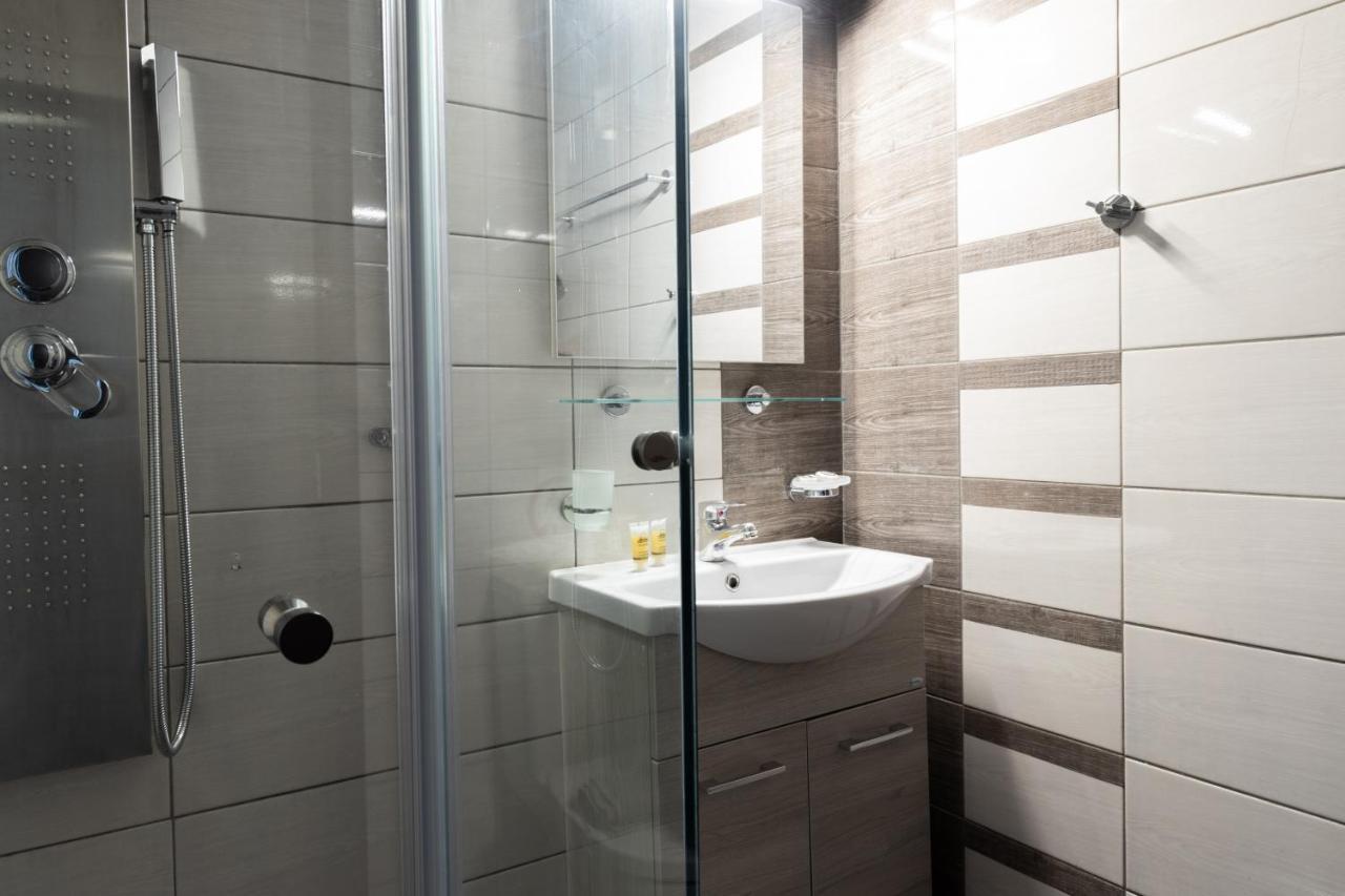 Modern Apt In Glyfada A Breath Away From The Sea - The View Aten Exteriör bild
